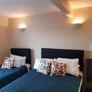 Kgt House Bed and breakfast Dublín